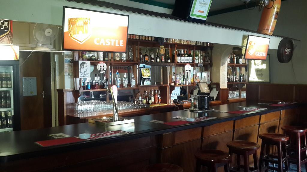 Victoria Hotel Bredasdorp Eksteriør bilde