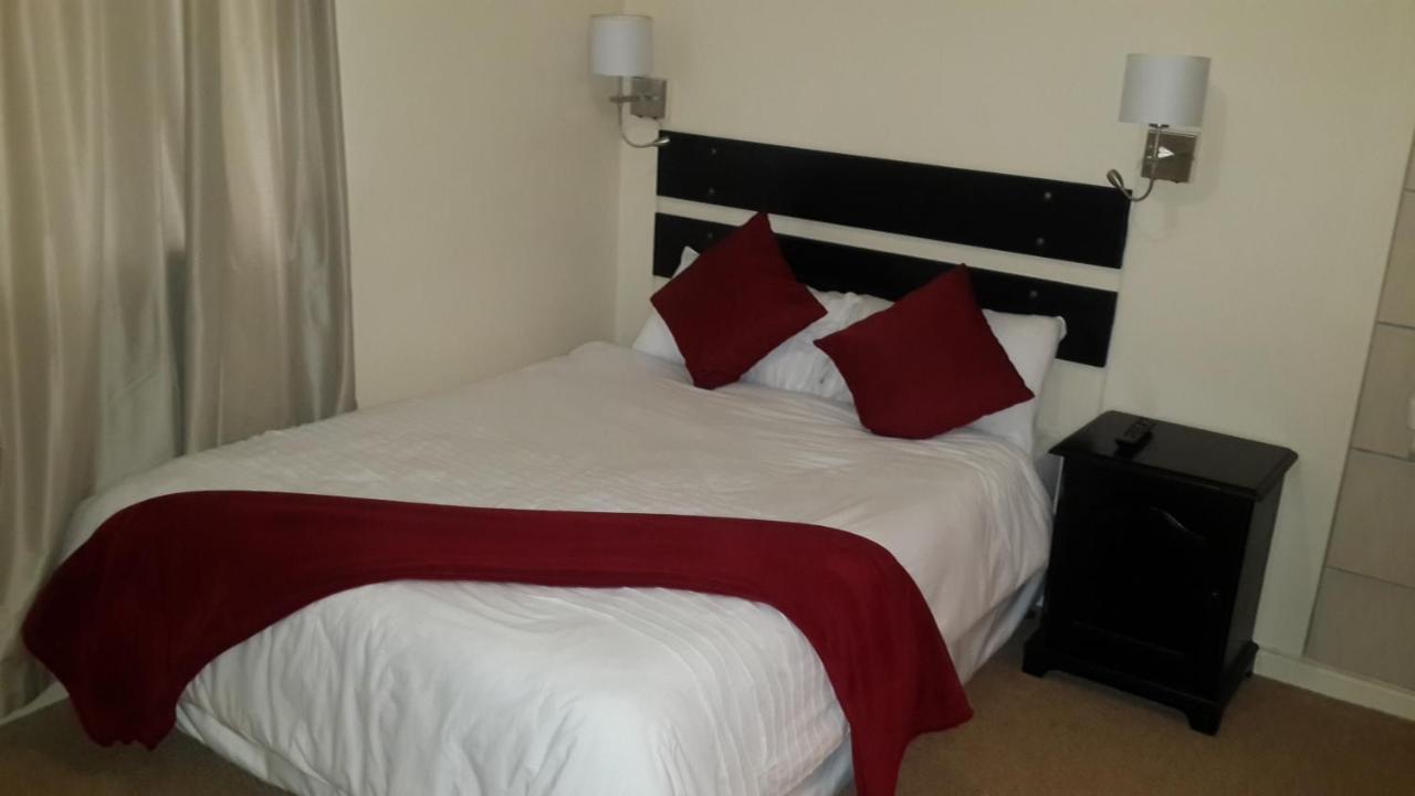 Victoria Hotel Bredasdorp Eksteriør bilde